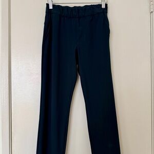 Vuori Miles in Navy XS